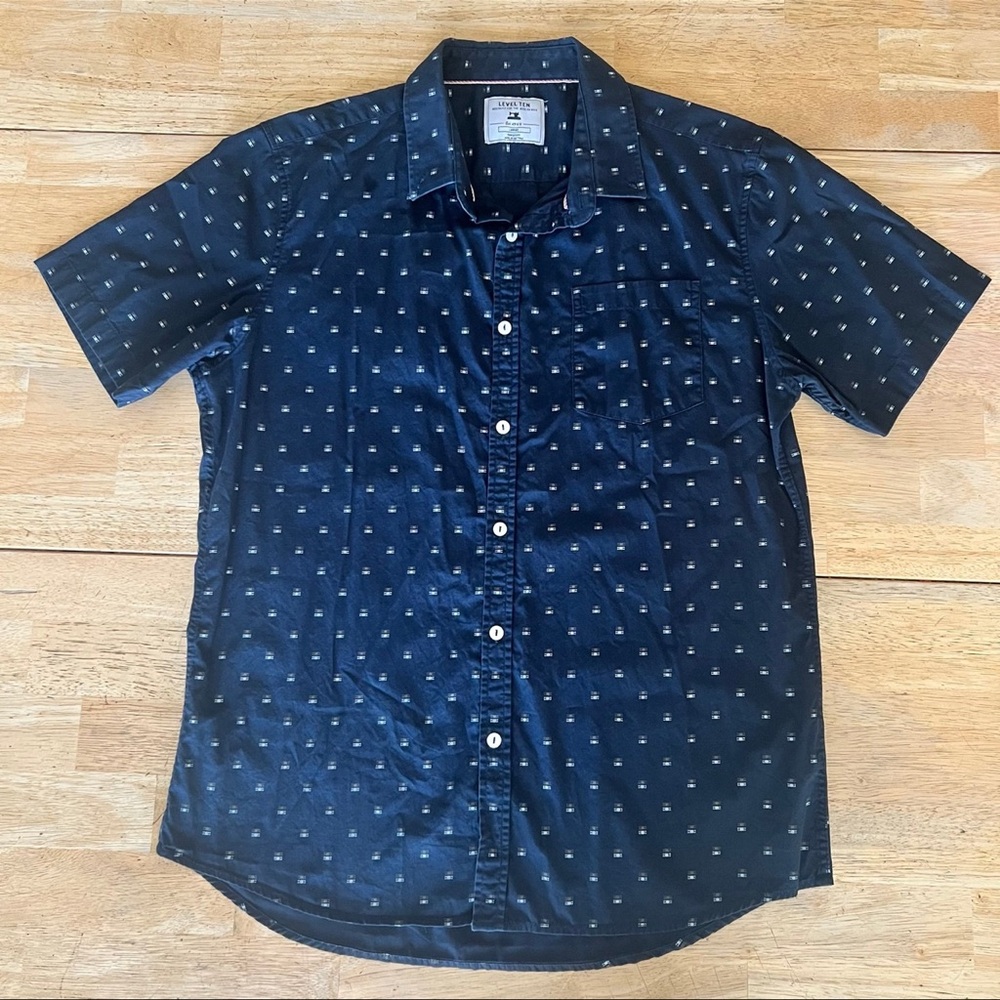 Level Ten Button Front Shirt ~ Size: Large